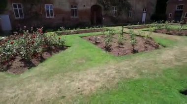 MS Drone 'un çiçekli ve evli görüntüleri, Leicester, Leicestershire, İngiltere