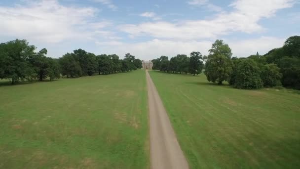 Aerial Drone Shot Dirt Road Green Field Leicester Leicestershire — Wideo stockowe