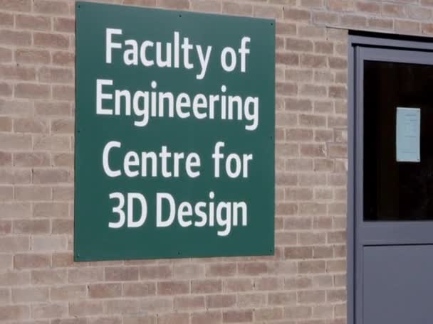 University Faculty Engineering Sign Brick Wall Nottingham England — 图库视频影像