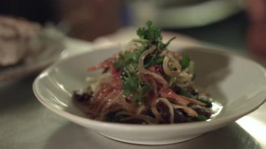 Nottingham, Nottinghamshire, İngiltere 'de ise CU gurme salatası ve ekmek.