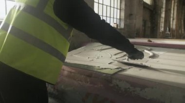 MS İnşaat işçisi sıva yüzeyi, Mansfield, Nottinghamshire, İngiltere