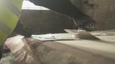 MS İnşaat işçisi sıva yüzeyi, Mansfield, Nottinghamshire, İngiltere