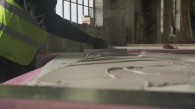 MS İnşaat işçisi sıva yüzeyi, Mansfield, Nottinghamshire, İngiltere