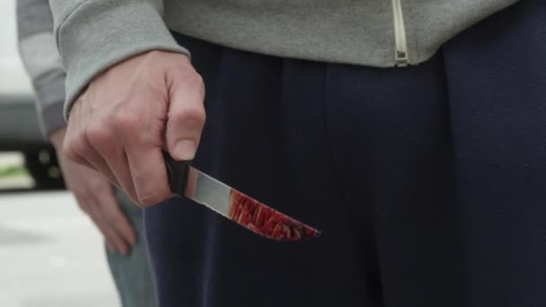 Cuchillo Retención Criminal Con Sangre Personas Huyendo Londres Reino Unido — Vídeos de Stock