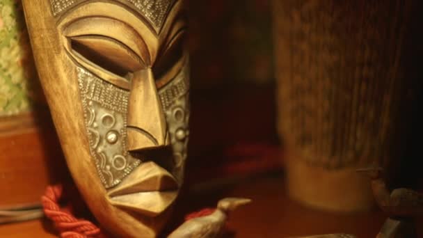 Gros Plan Sur Masque Africain Traditionnel Bois Londres Angleterre Royaume — Video