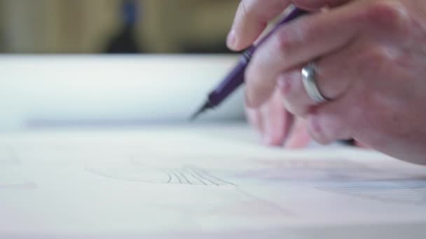 Närbild Händer Arkitektritning Design Papper Nottinghamshire Storbritannien — Stockvideo