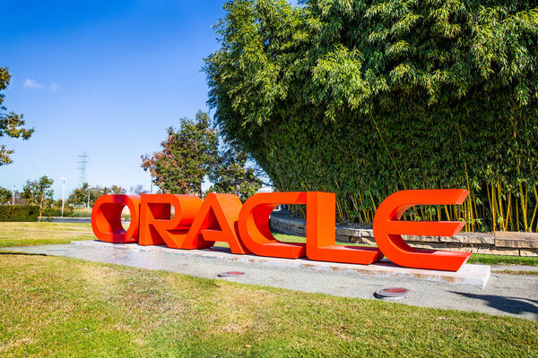 Редвуд-Сити, штат Калифорния, США - 10 февраля 2021 года: Здание офиса Oxford Corporation, американской корпорации компьютерных технологий со штаб-квартирой в Остине, штат Техас (с января 2021 года))