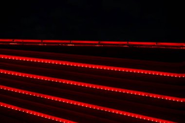 8K kırmızı soyut ışıklar. Genel grafik tasarım kaynağı. Çapraz kırmızı ışıklar.