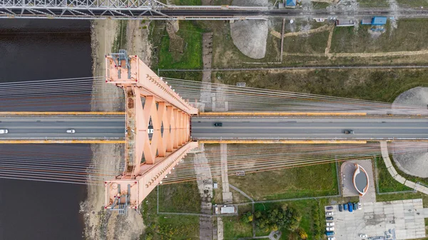 Ponte Por Cabo Sobre Rio — Fotografia de Stock