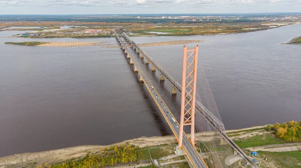 Jembatan Kabel Atas Sungai — Stok Foto