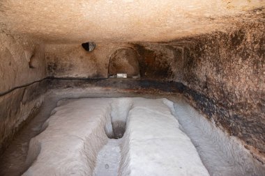 Kayadaki şehir odaları