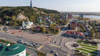 Şehir caddelerinin yukarıdan görünüşü