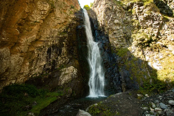 Vattenfall Som Faller Från Klippan — Stockfoto