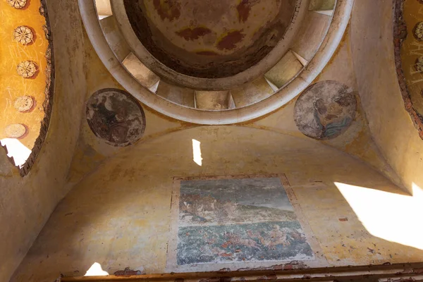 Edificio Abbandonato Chiesa Mattoni Rossi — Foto Stock