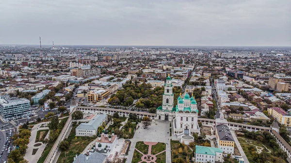 Blick Auf Die Stadt Mit Dem Fluss Von Oben — Stockfoto