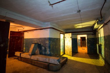 Sığınağın içinde.