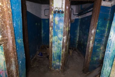 Sığınağın içinde.