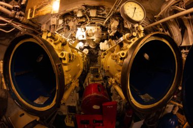 Denizaltının içindeki aygıt ve odalar