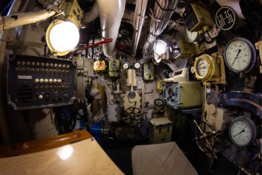 Denizaltının içindeki aygıt ve odalar