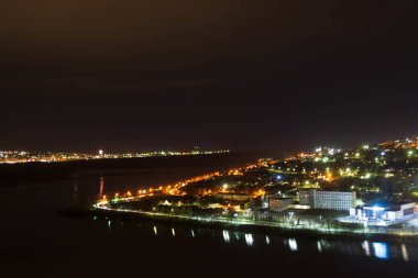 Gece şehri ışıklarda