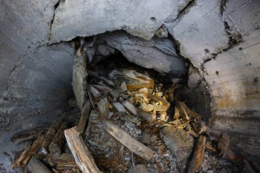 Madende terk edilmiş tüneller