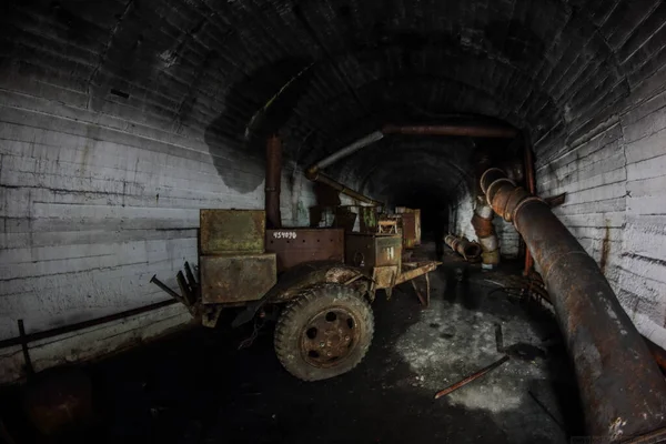 Tunnels Bunker Abandonné Dans Montagne — Photo