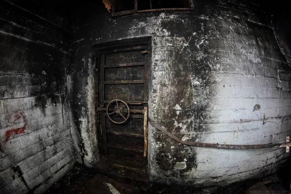 Porte Scellée Dans Bunker Abandonné — Photo