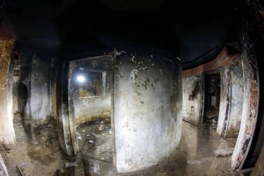 Chambres de bunker Terk edilmişlerle dolu