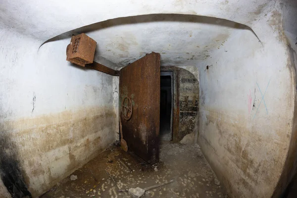 Tunnel Sotterranei Cemento Nel Rifugio — Foto Stock