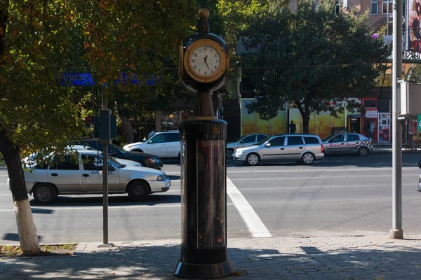 エレバンの街を日々見ています — ストック写真