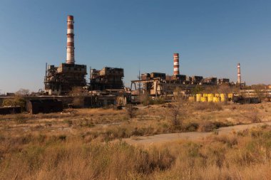 Erivan 'da terk edilmiş bir enerji santralinin bölgesi.