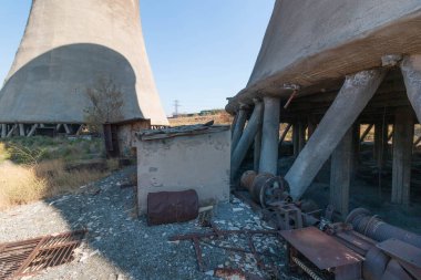 Ermenistan 'da büyük terk edilmiş soğutma kuleleri