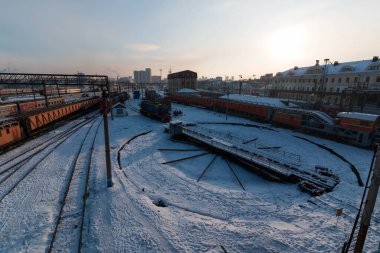 Raylarda yüzüklü tren.