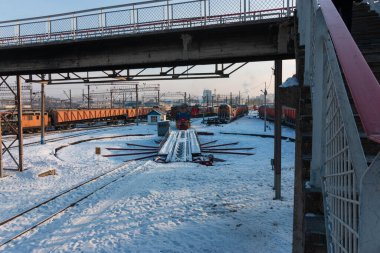 Raylarda yüzüklü tren.