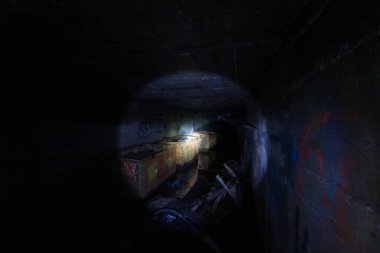 Madende raylı eski yük arabaları