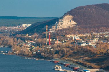 Samara 'daki gözlem güvertesinden Volga Nehri