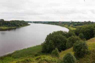 Tepeden nehrin güzel manzarası