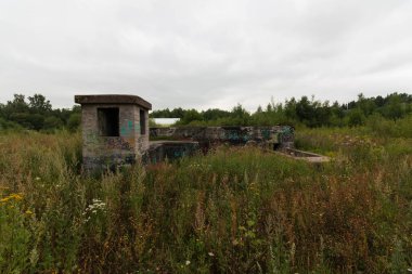 Fabrikadaki terk edilmiş atölye binası