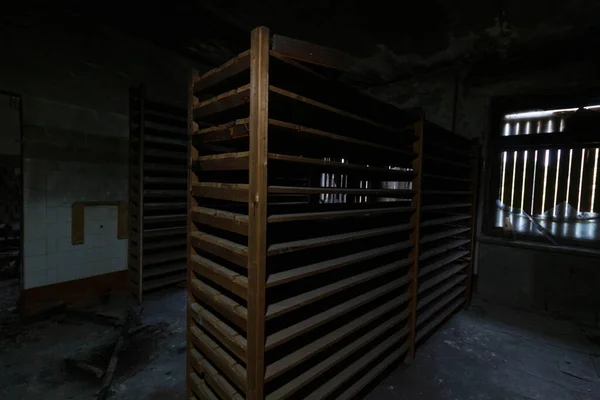 Abandoned Laboratory Room Shelving — Stock Photo, Image