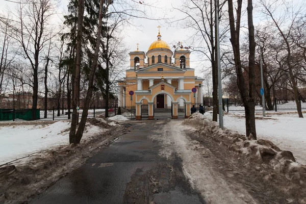 Kyrka Parken Med Pelare — Stockfoto