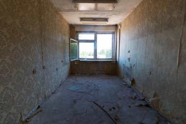 Boş bir binada oda