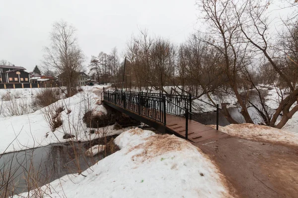 Río Que Fluye Ciudad Tikhvin —  Fotos de Stock