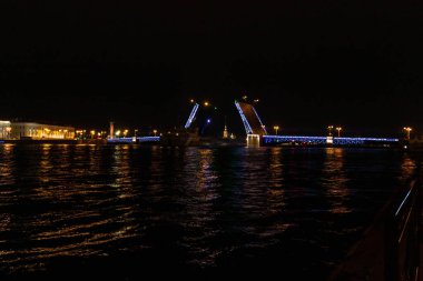 St. Petersburg 'da köprüler kuruldu