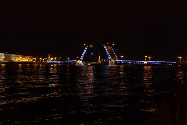 サンクトペテルブルクにある橋です — ストック写真