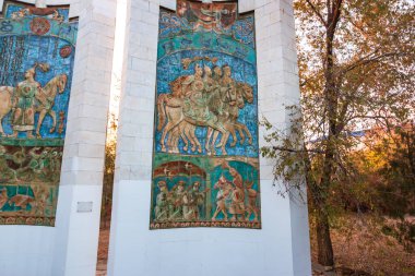 Doğu tarzında eski Sovyet heykeli