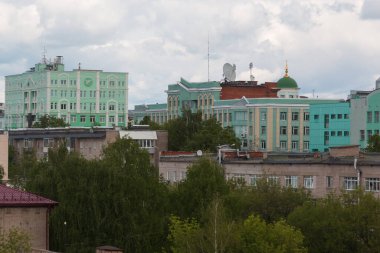 Gündüz İzhevsk sokakları