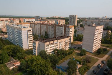 Çok katlı binaların çatıları