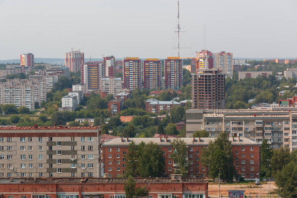 крыши многоэтажных зданий