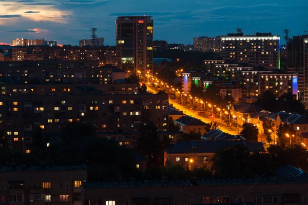 Ruas Cidade Noturna Lanternas Laranja — Fotografia de Stock