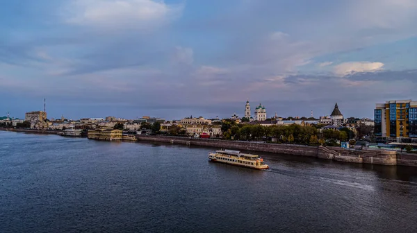 Astrakhan Volga Bir Gemi — Stok fotoğraf